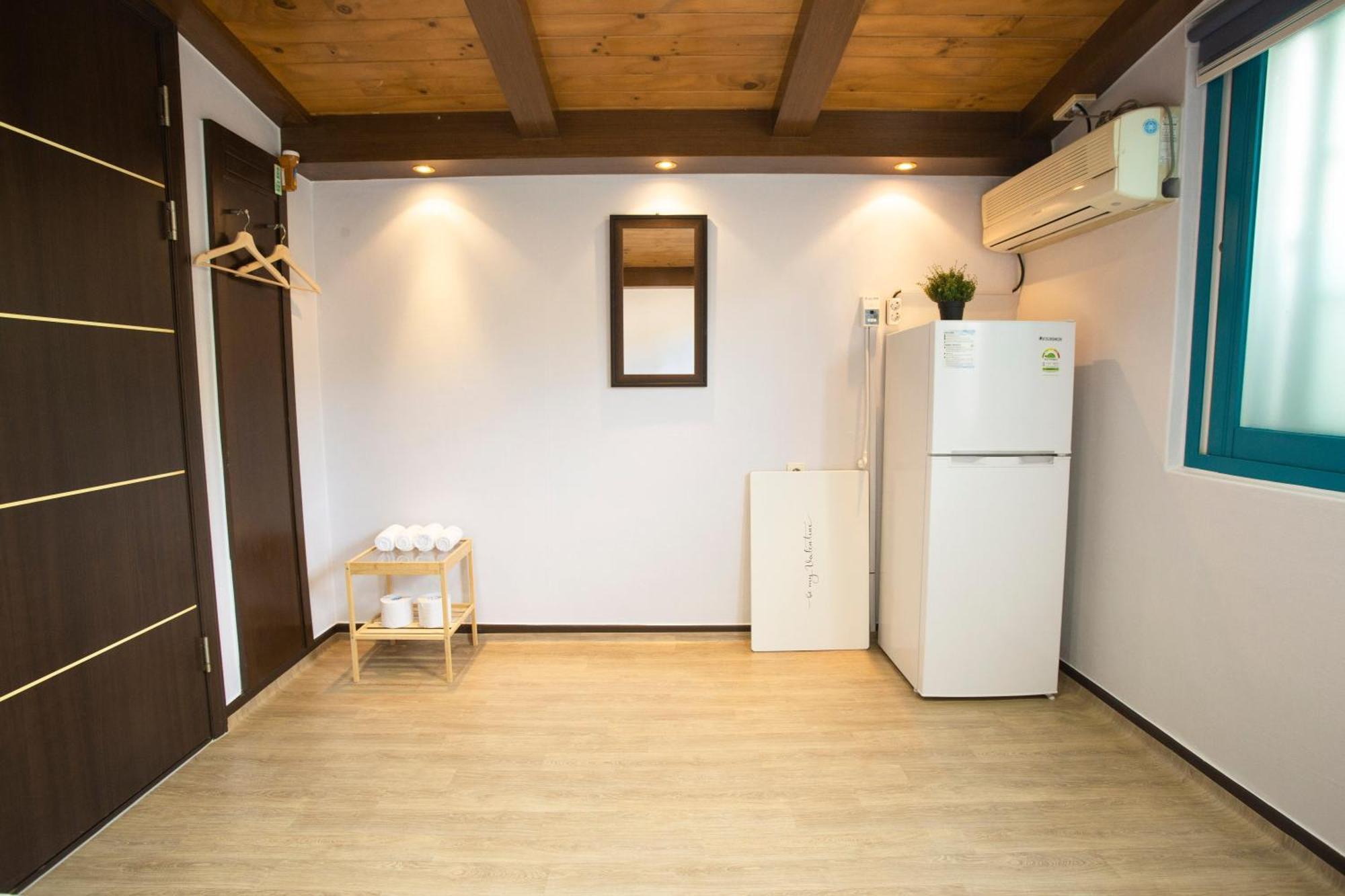 Daecheon Gyeoulyeonga Pension Boryeong Room photo