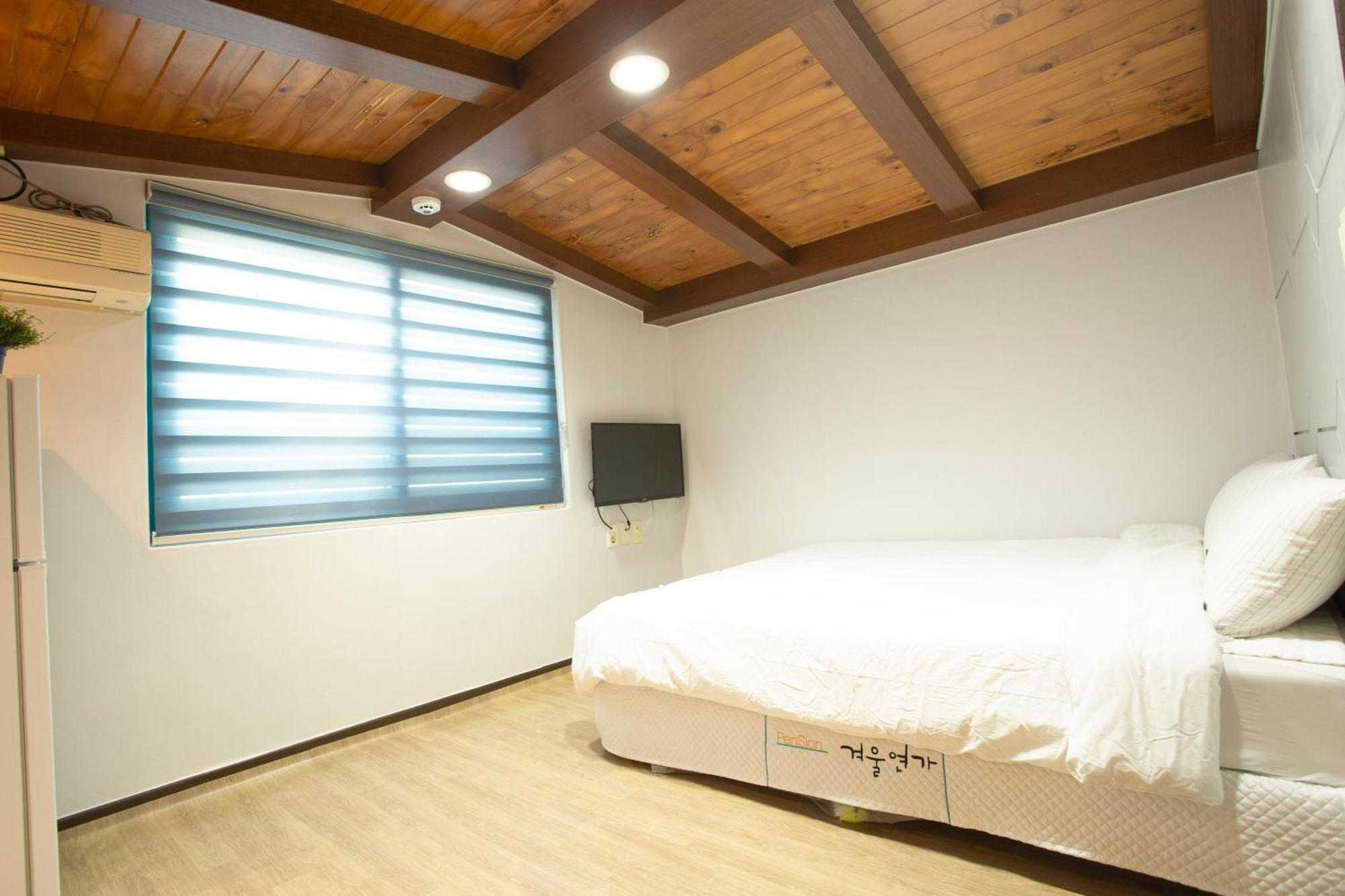 Daecheon Gyeoulyeonga Pension Boryeong Room photo